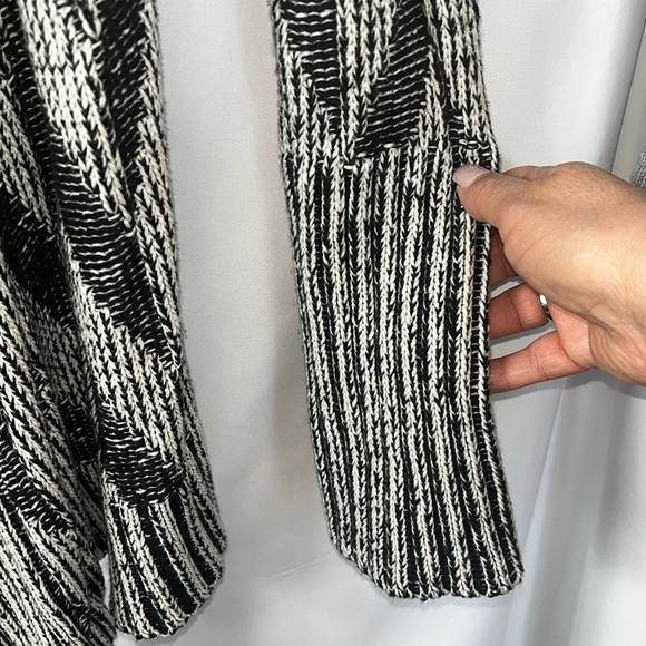 Romeo & Juliet Couture open face waterfall slouchy knit cardigan Sz L - Picture 6 of 11